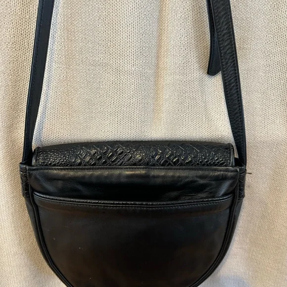 Vintage Black Leather Shoulder Bag: Bags by Deena - Picture 3 of 5